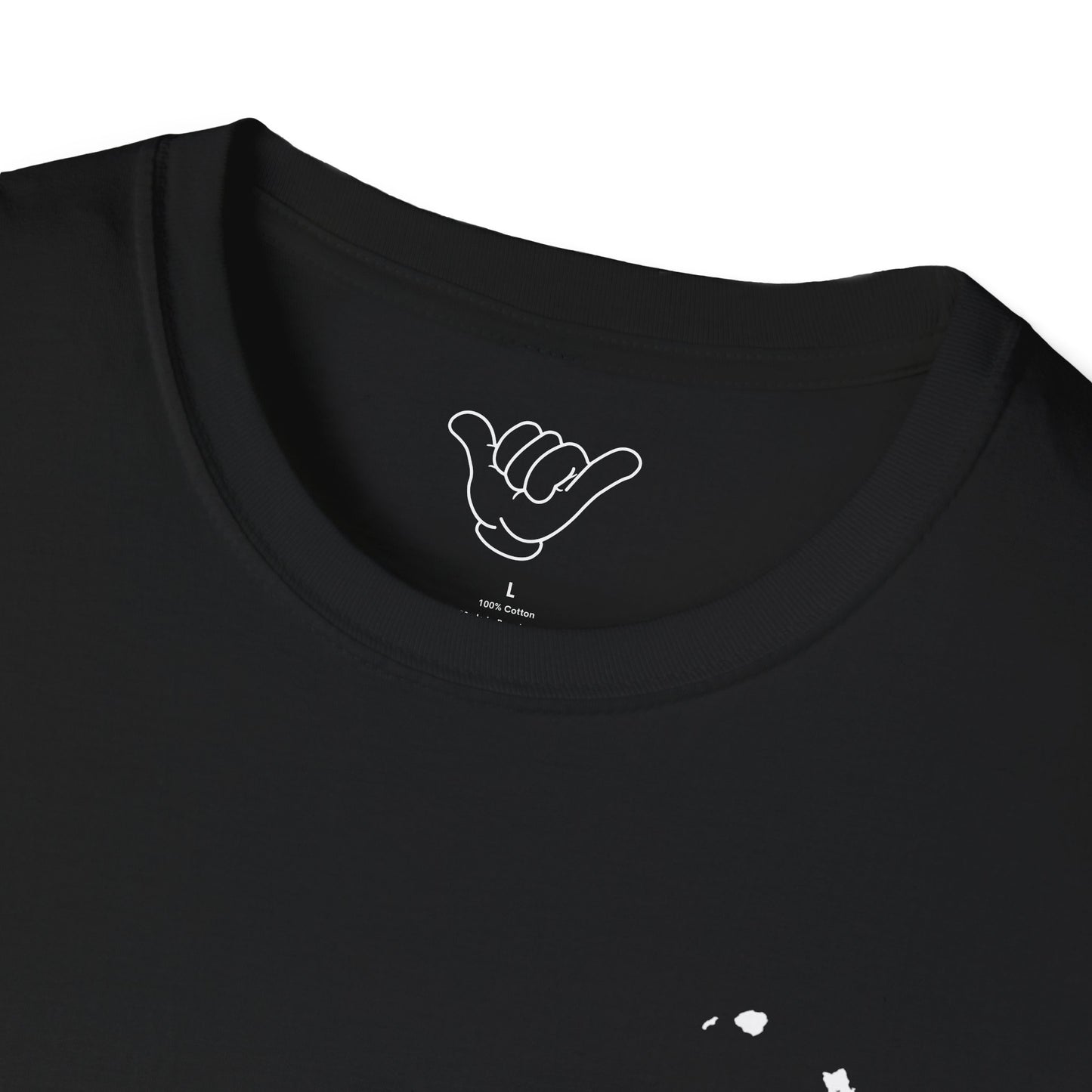 Camiseta negra con cadena de islas